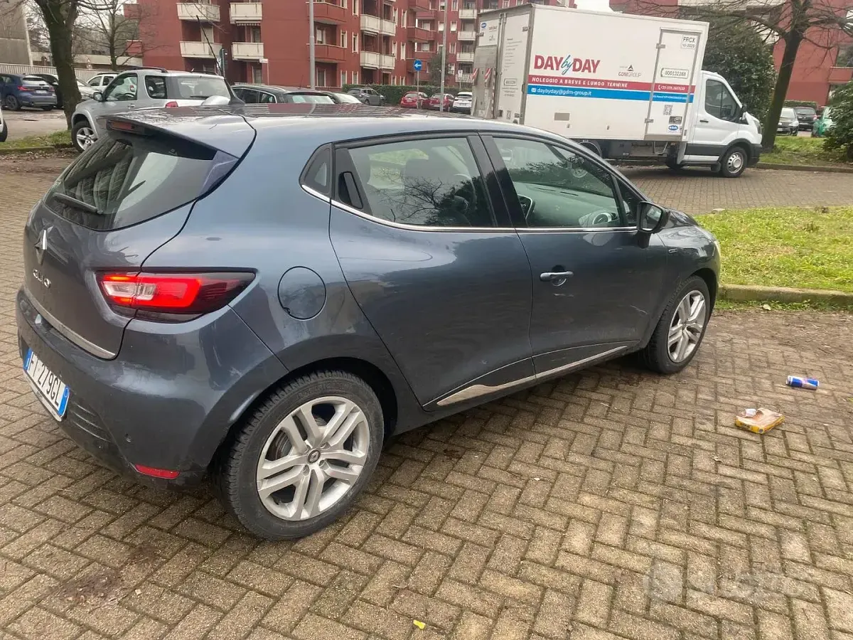 Usata Renault Clio 90 CV (66 kW) 2018 Grigio Utilitaria