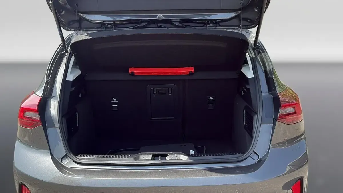 Usata Ford Focus 100 CV (73 kW) 2022 Grigio Berlina