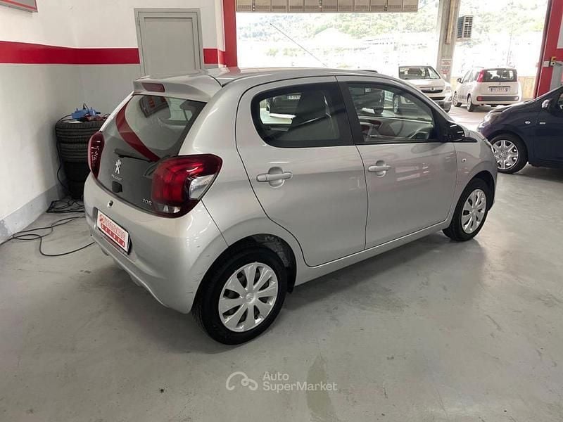 Usata Peugeot 108 Active 69 CV (50 kW) 2018 Argento SUV