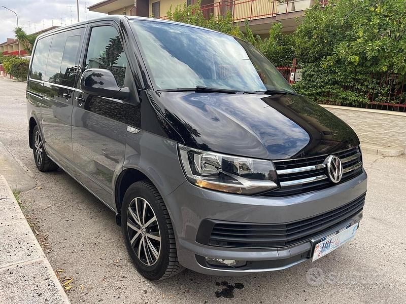 Usata VW Multivan Comfortline 150 CV (110 kW) 2016 Grigio Furgone