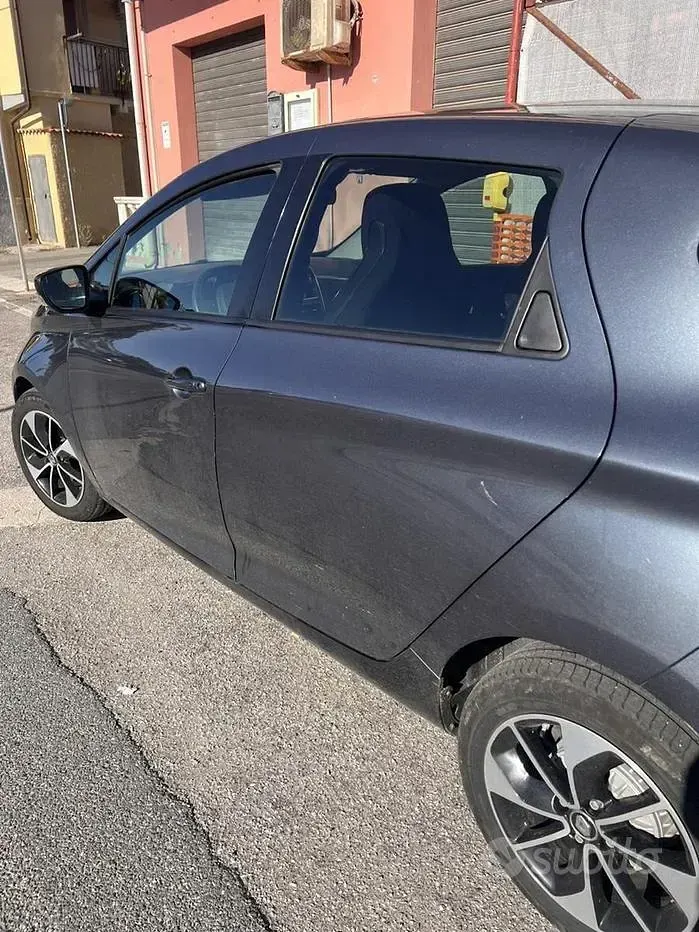 Usata Renault Zoe 42 kW (58 CV) 2017 Nero Utilitaria