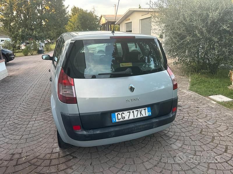 Usata Renault Scénic Authentique 82 CV (60 kW) 2003 Argento Monovolume