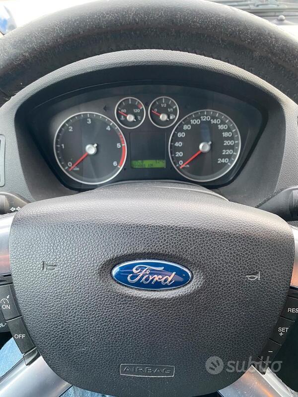 Usato 2006 Ford Focus 1.6 Diesel 90 CV (1.200 €)