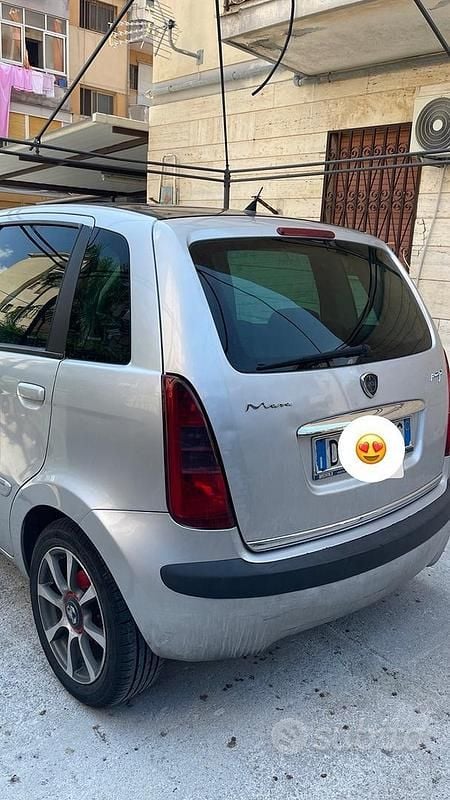Usata Lancia Musa 90 CV (66 kW) 2008 Grigio Monovolume