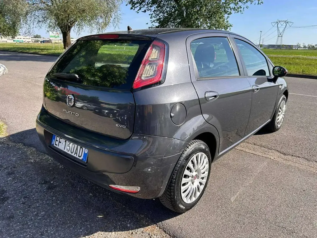 Usata Fiat Punto Evo Dynamic 65 CV (47 kW) 2010 Grigio Utilitaria