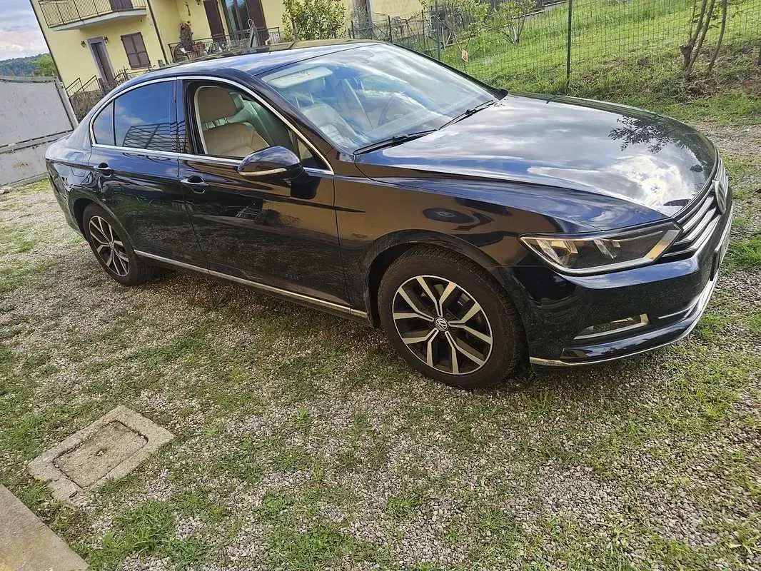 Usata VW Passat Highline 150 CV (110 kW) 2015 Berlina