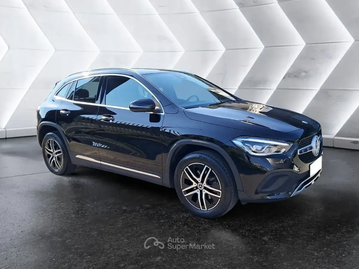 Usata Mercedes GLA180 116 CV (85 kW) 2023 Other SUV