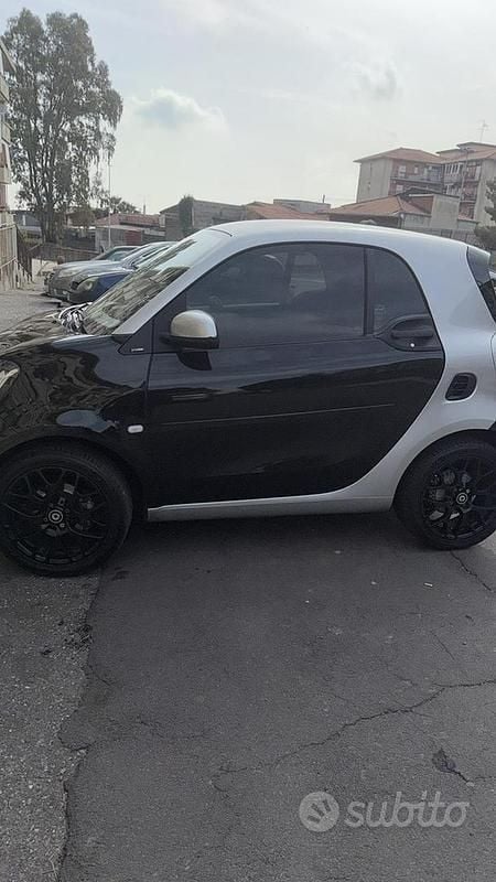 Usata Smart ForFour 70 CV (51 kW) 2018 Nero Utilitaria