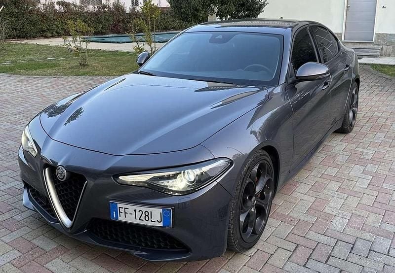 Usata Alfa Romeo Giulia Super 179 CV (131 kW) 2016 Berlina