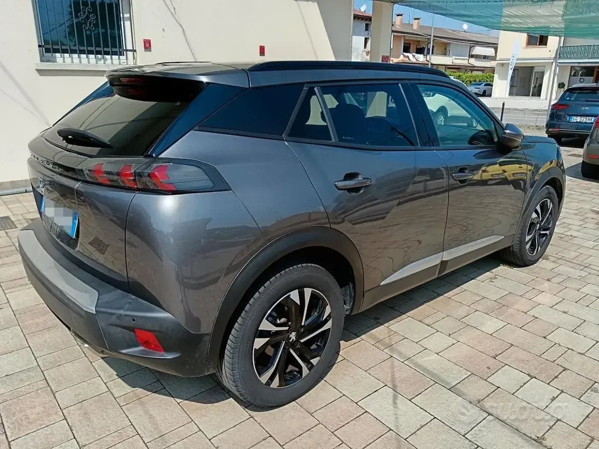 Gebraucht Peugeot 2008 Allure 131 PS (96 kW) 2020 Grau SUV