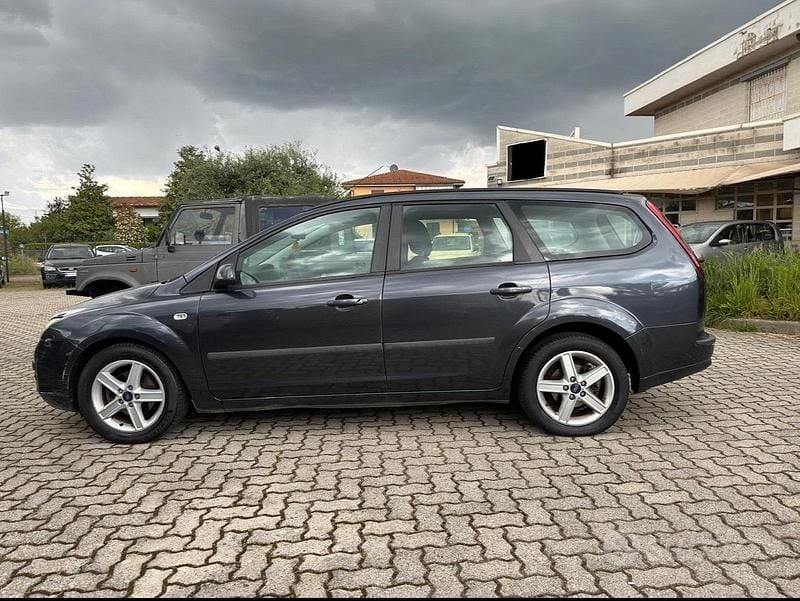 Giallo Usata 2006 Ford Focus S Station wagon | 1000 € (Ottimo prezzo) - Immagine 1/3