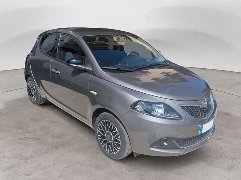 Grigio Usata 2024 Lancia Ypsilon S Due volumi | 16.350 € (Molto cara) - Immagine 1/4