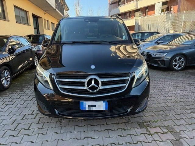 Usata Mercedes V220 Premium 163 CV (119 kW) 2018 Nero Monovolume