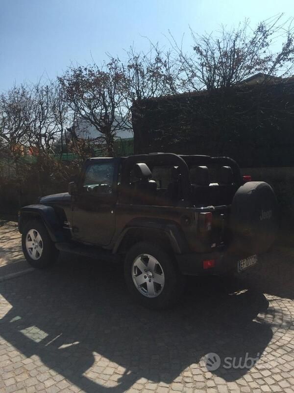 Usata Jeep Wrangler 200 CV (147 kW) 2011 Nero SUV