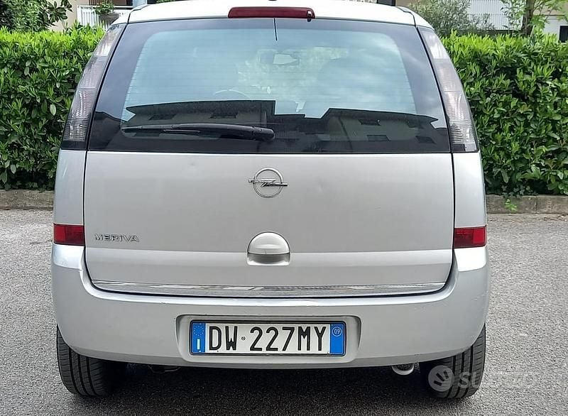 Usata Opel Meriva 2009 Grigio Monovolume