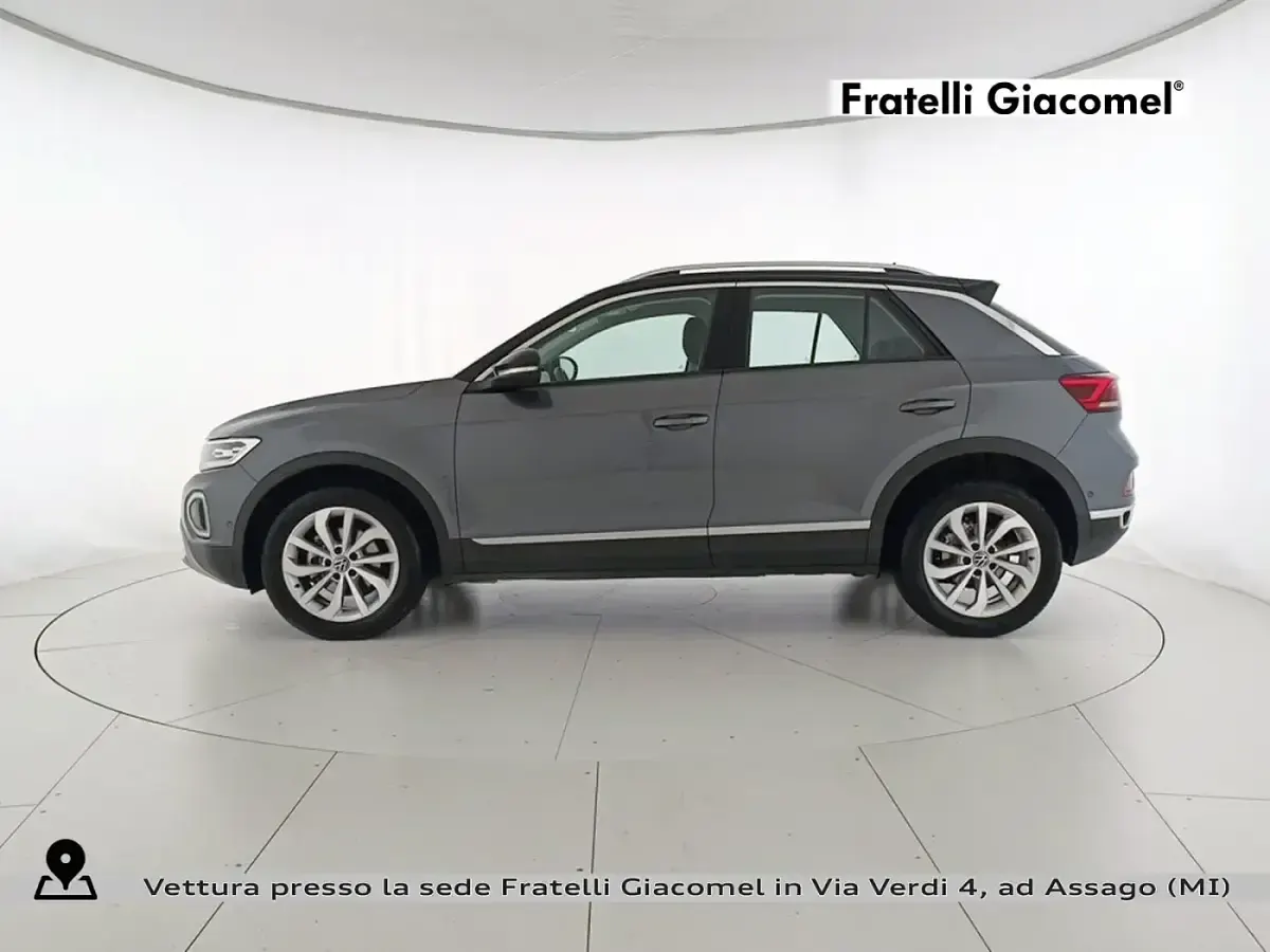 Usata VW T-Roc Style 116 CV (85 kW) 2025 Gray SUV