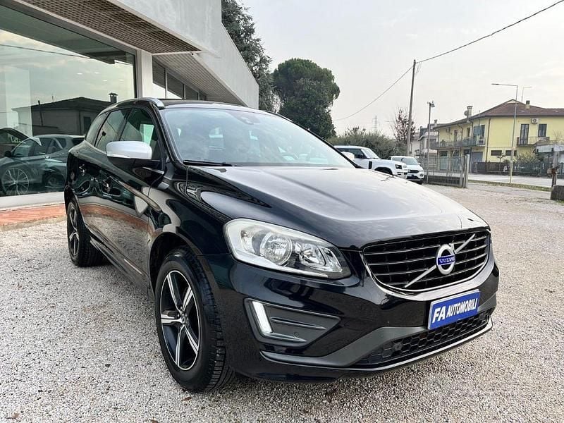Usata Volvo XC60 R-Design 150 CV (110 kW) 2016 Nero SUV