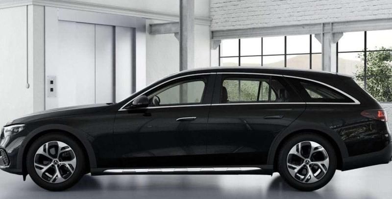 Usata Mercedes E220 All-Terrain Advanced Plus 197 CV (144 kW) 2025 Other Station wagon
