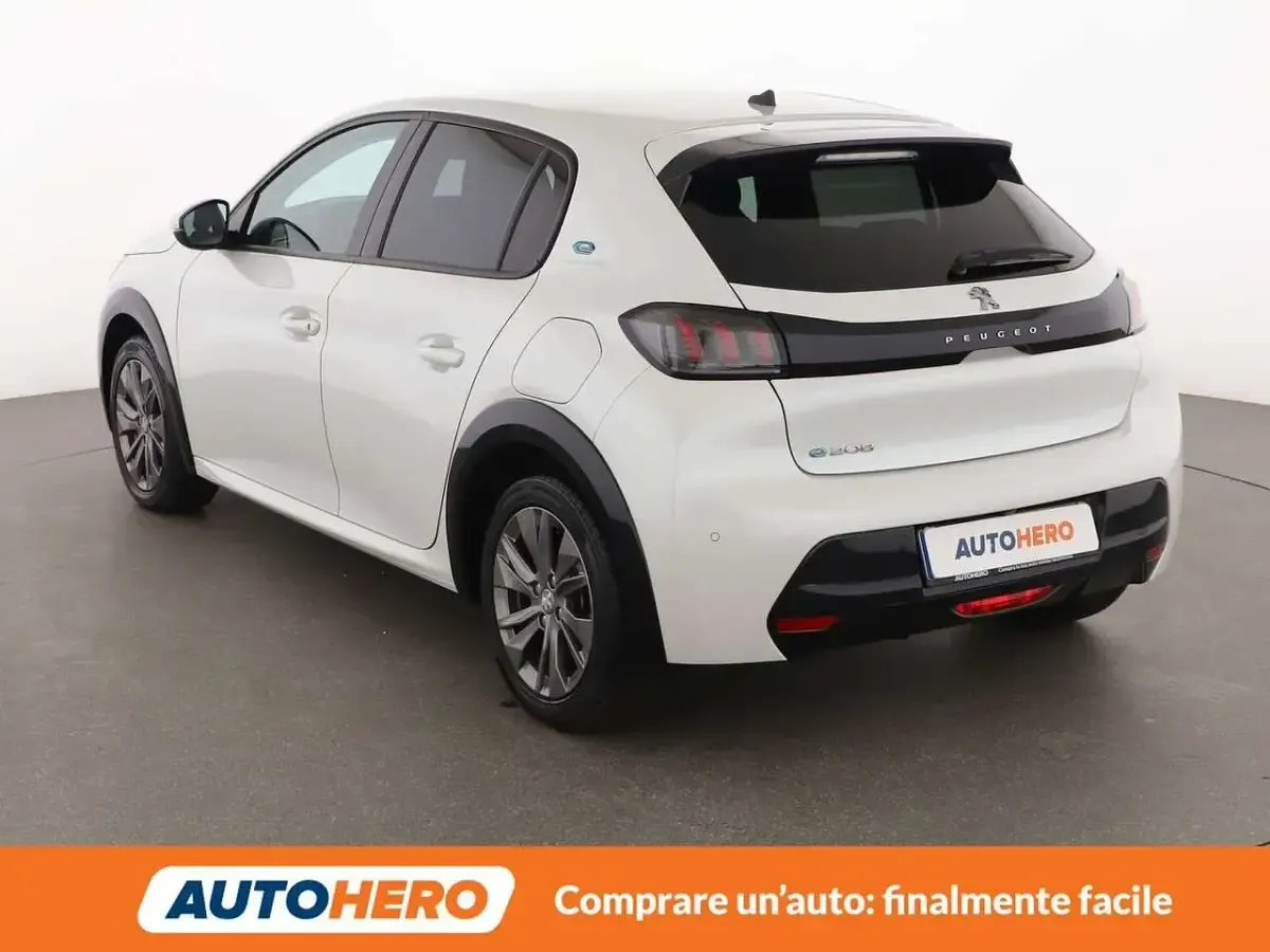 Second-hand Peugeot e-208 Active 56 kW (77 CP) 2020 Alb Hatchback