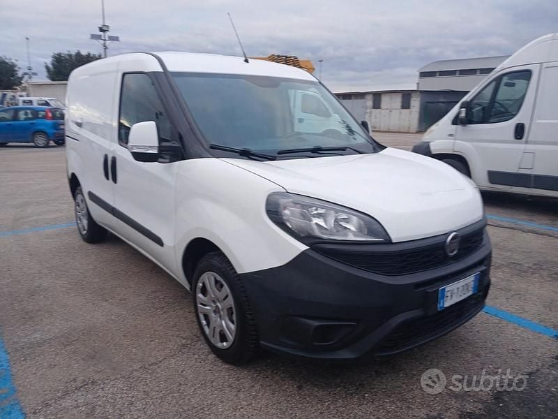 Usata Fiat Doblò 95 CV (69 kW) 2019 Bianco Monovolume