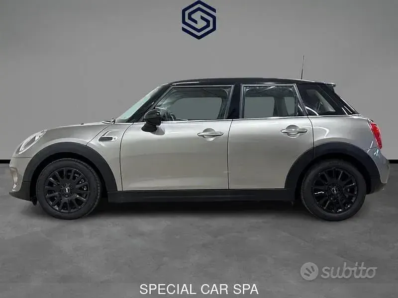 Usata Mini Cooper D 2017 Grigio Utilitaria