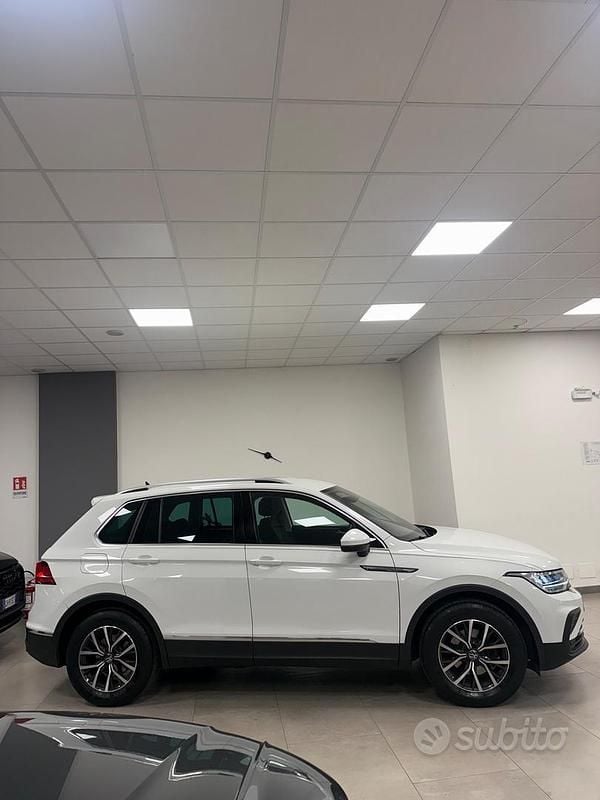 Usata VW Tiguan Elegance 150 CV (110 kW) 2023 Bianco SUV