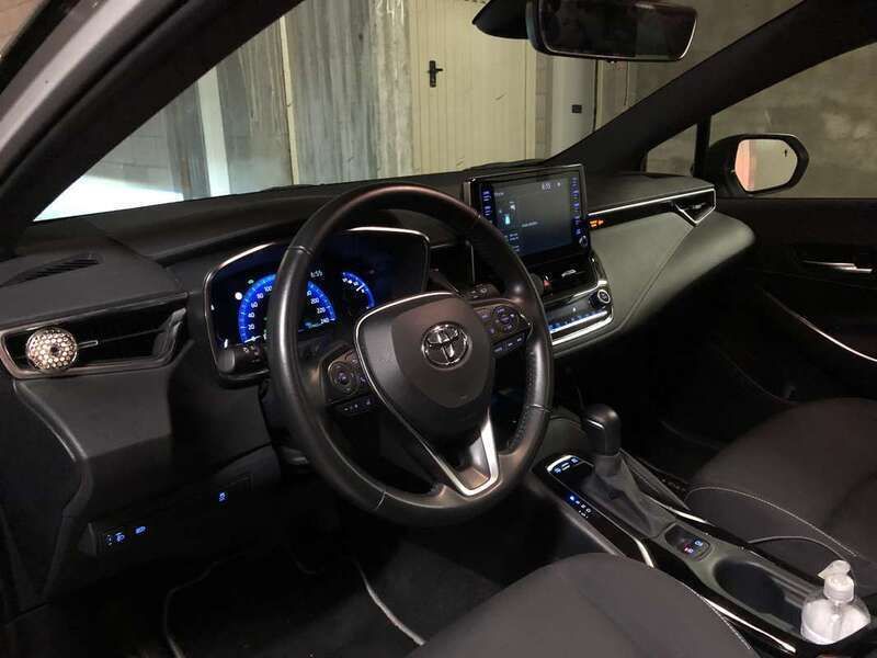 Usata 2019 Toyota Corolla Style Tre volumi | 19.000 € (Buon prezzo) - Immagine 1/4