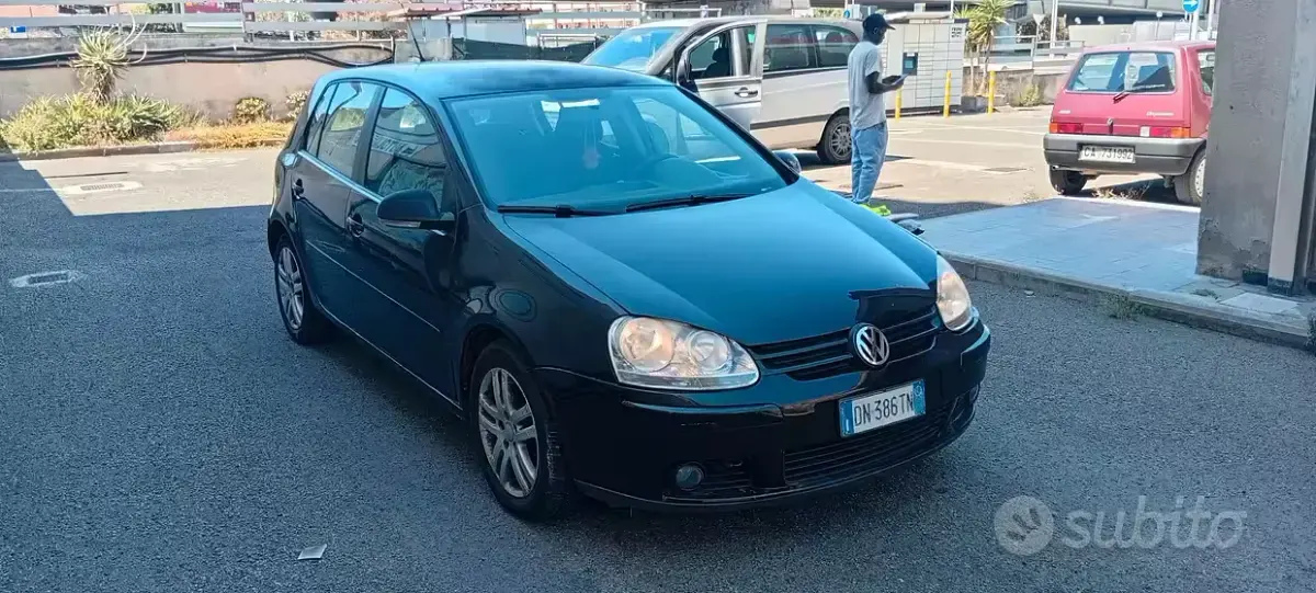 Usata VW Golf VI 105 CV (77 kW) 2008 Bluazzurro Utilitaria
