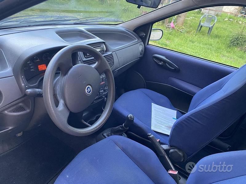 Usata Fiat Punto 2003 Blu Utilitaria