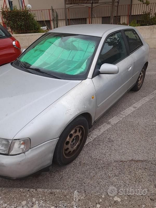 Usata Audi A3 90 CV (66 kW) 2000 Grigio Utilitaria