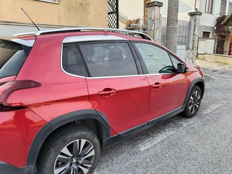 Usata Peugeot 2008 Allure 83 CV (61 kW) 2019 SUV