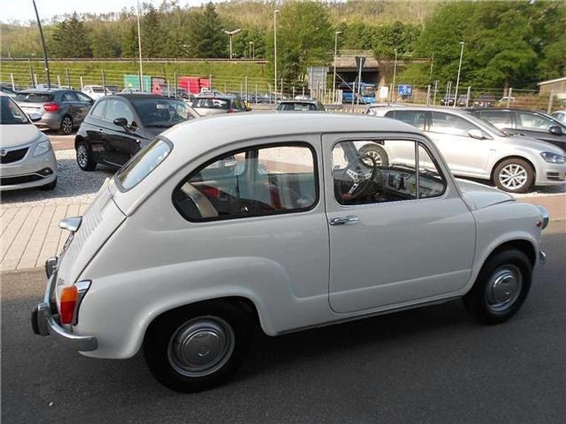 Usata Fiat 750 33 CV (24 kW) 1967 Bianco Utilitaria