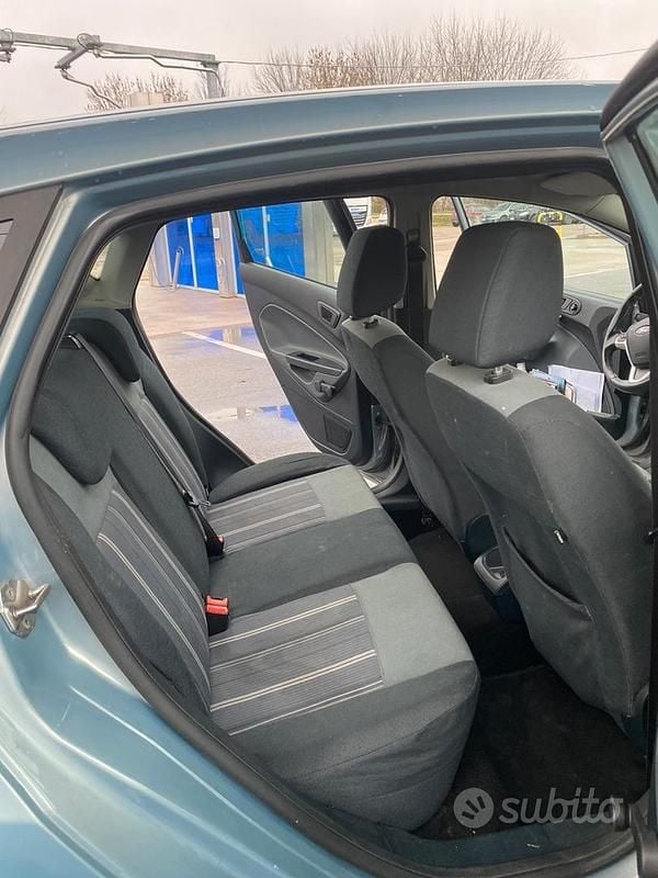 Usata Ford Fiesta 95 CV (69 kW) 2010 Berlina