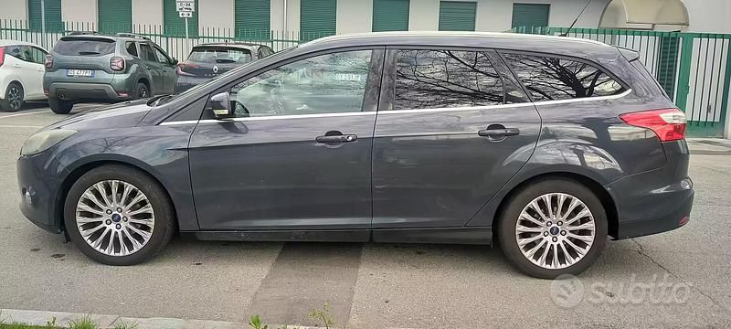 Usata Ford Focus Titanium 115 CV (84 kW) 2013 Blu Station wagon