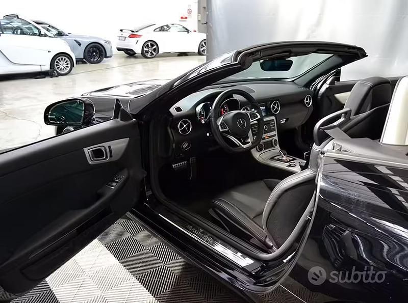Usata Mercedes SLC180 156 CV (114 kW) 2019 Nero Cabrio