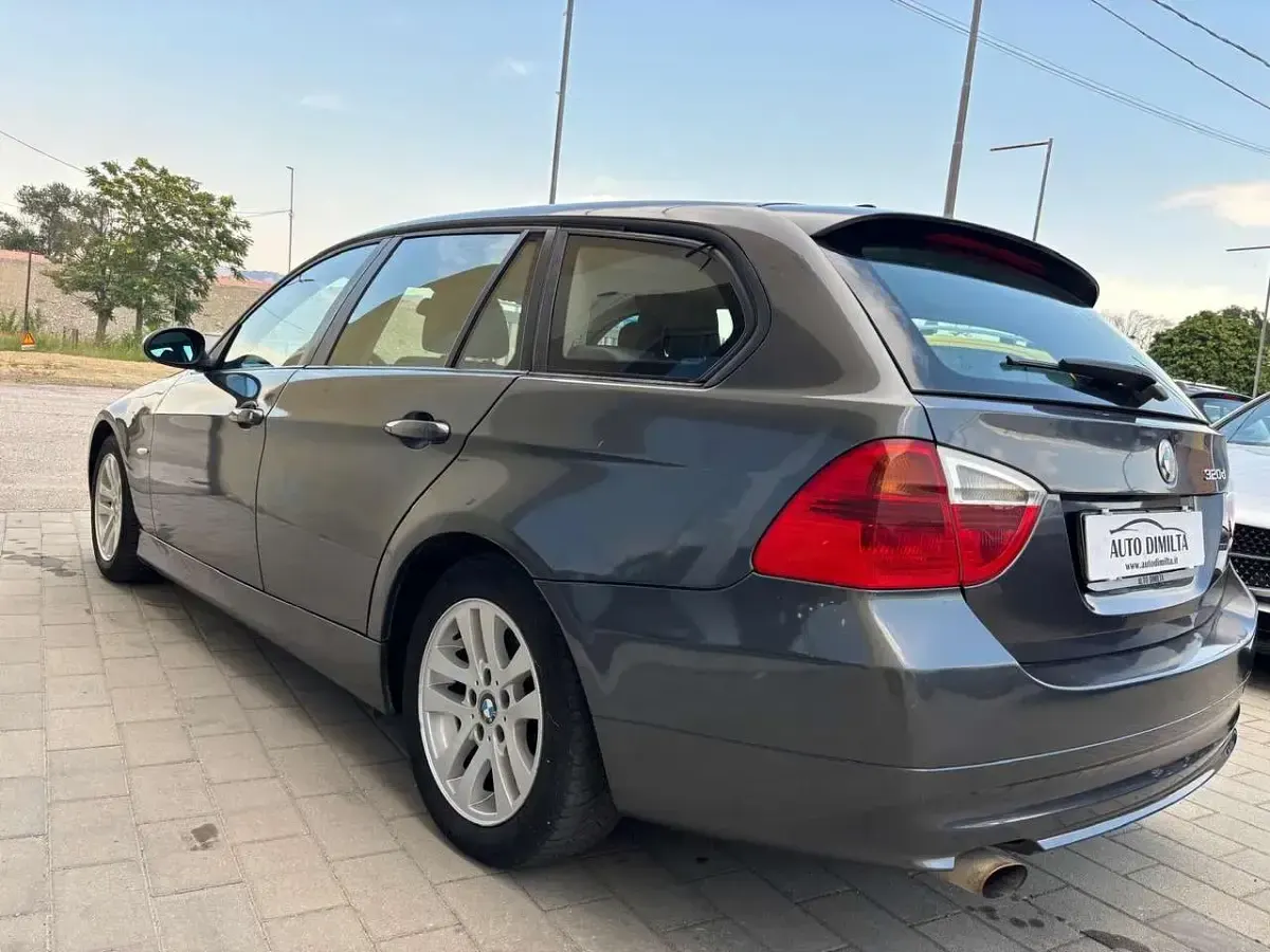 Usata BMW 320 163 CV (119 kW) 2006 Grigio Station wagon