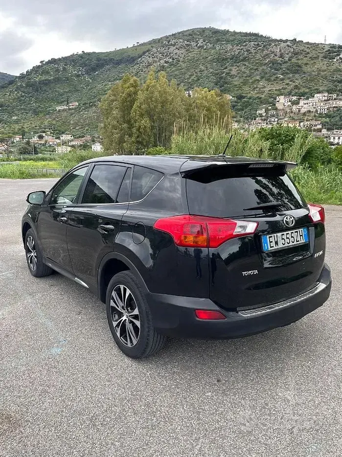 Usata Toyota RAV4 124 CV (91 kW) 2014 Nero SUV