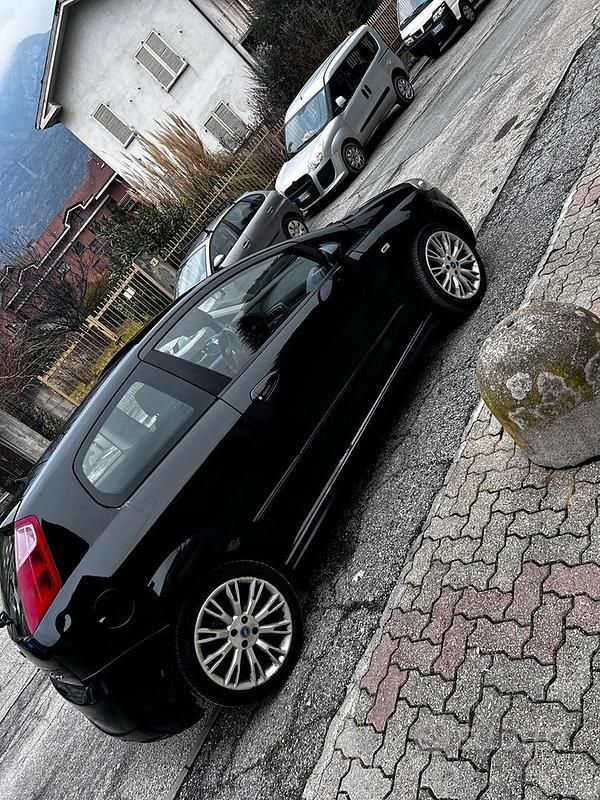 Usata Fiat Grande Punto 130 CV (95 kW) 2006 Nero Utilitaria