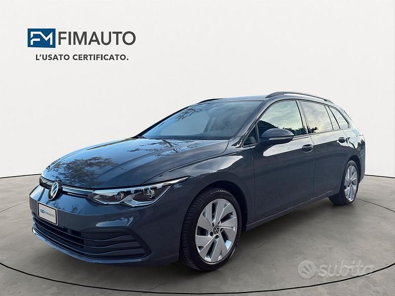 Usata VW Golf VIII Life 110 CV (80 kW) 2021 Grigio Station wagon