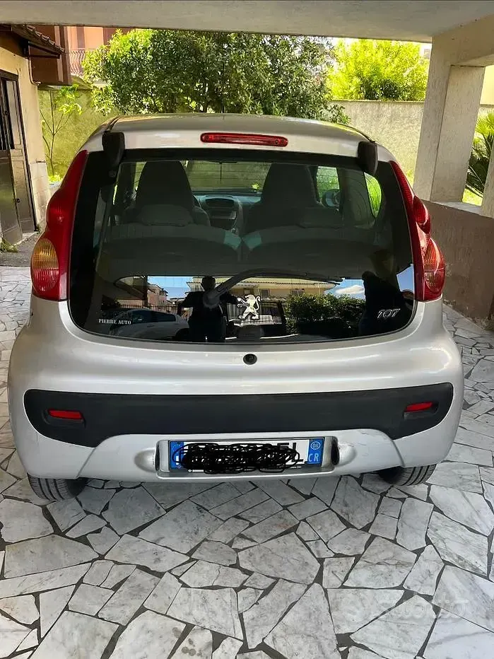 Usata Peugeot 107 68 CV (50 kW) 2008 Grigio Utilitaria