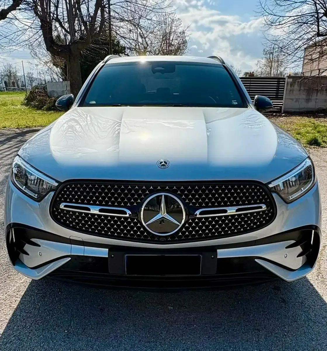 Usata Mercedes GLC220 AMG Line Premium 197 CV (144 kW) 2025 Argento SUV