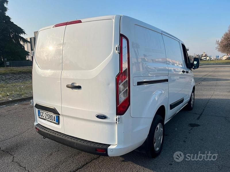 Usata Ford Transit Custom 131 CV (96 kW) 2020 Bianco Berlina