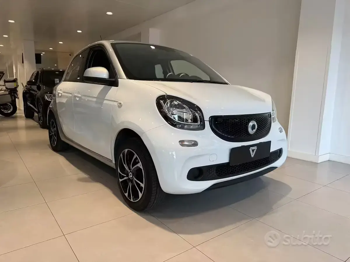 Usata Smart ForFour Passion 71 CV (52 kW) 2017 Bianco Utilitaria