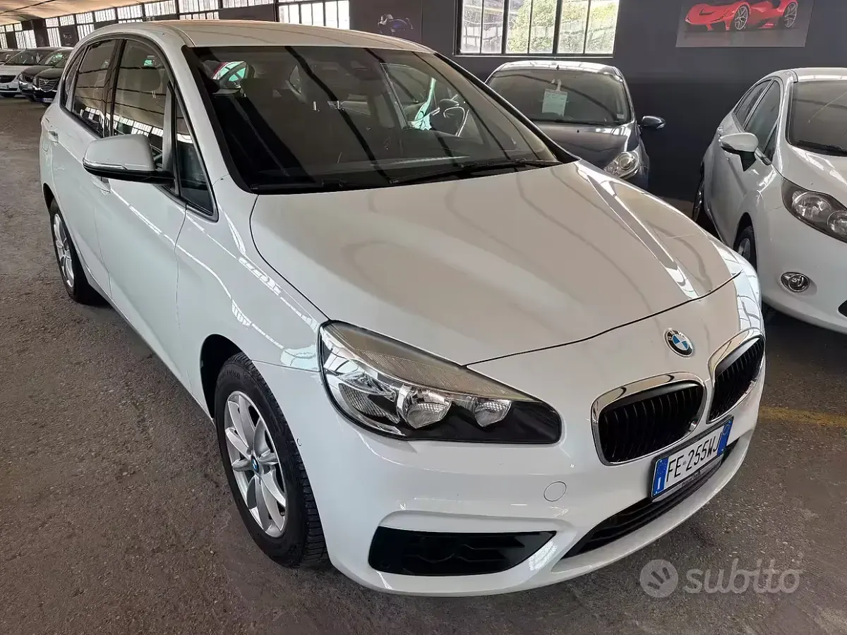 Usata BMW 214 Active Tourer Advantage 95 CV (69 kW) 2016 Bianco Monovolume