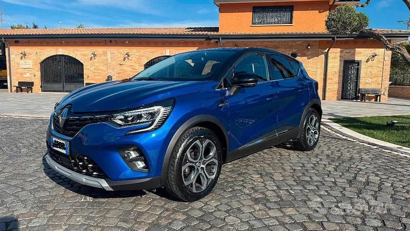 Usata Renault Captur Techno 101 CV (74 kW) 2023 Blu/azzurro SUV