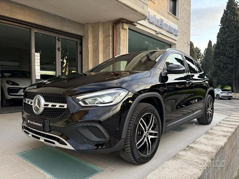 Nero Usata 2022 Mercedes GLA200 SUV | 29.899 € (Ottimo prezzo) - Immagine 1/4