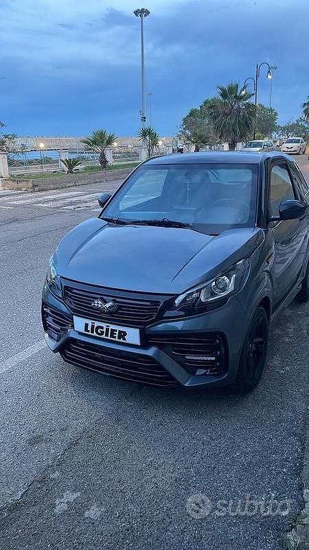 Begagnad Ligier JS50 2023 Grå Halvkombi