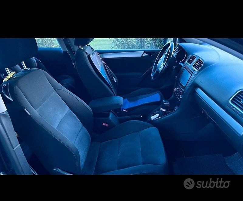 Usata VW Golf VI 122 CV (89 kW) 2009 Blu Utilitaria