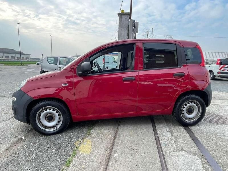 Käytetty Fiat Panda Pop 80 HP (58 kW) 2016 Punainen Viistoperä