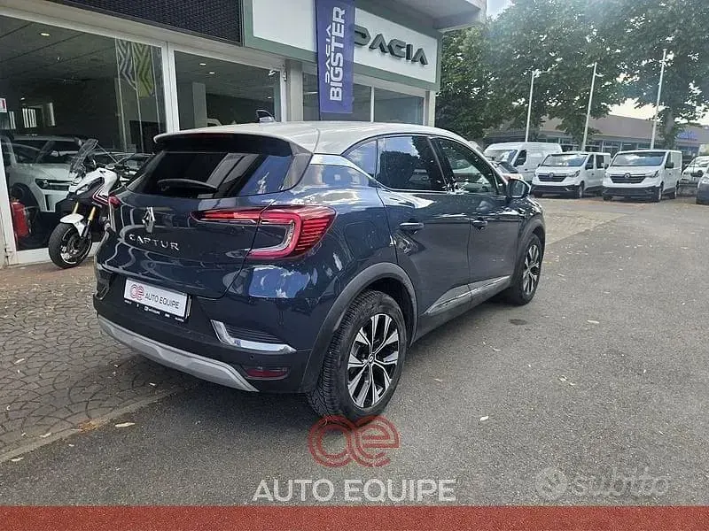 Usata Renault Captur Techno 101 CV (74 kW) 2024 Blu/azzurro SUV